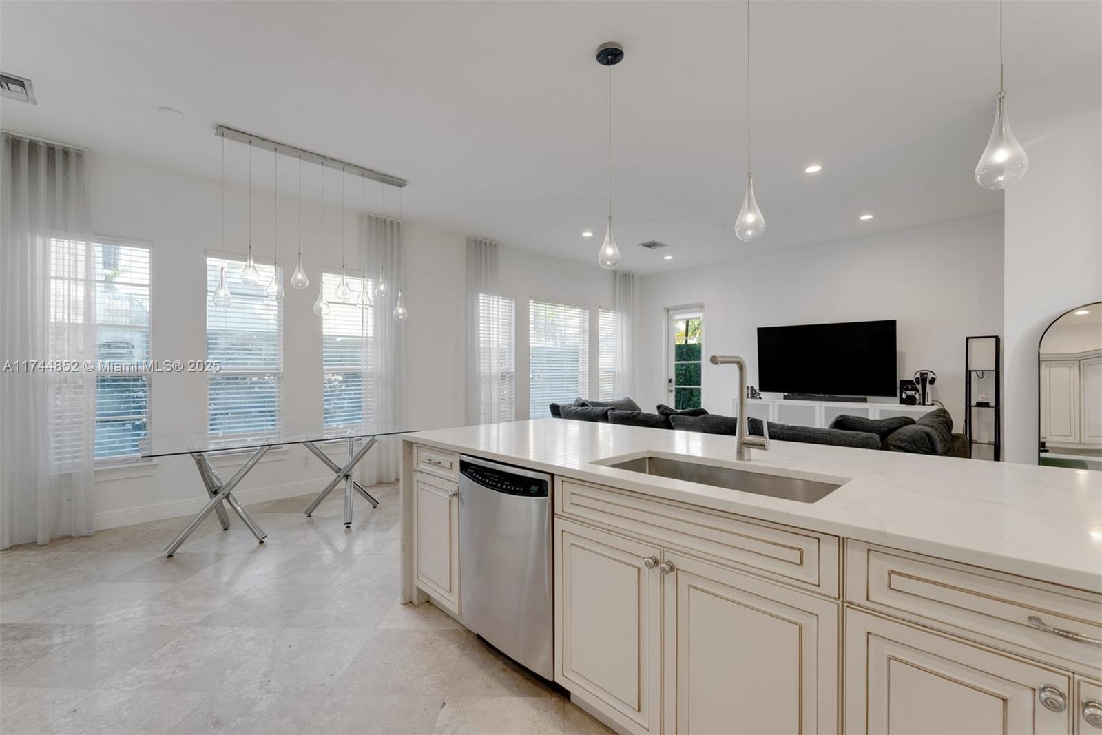 ROYAL POINCIANA - Residential