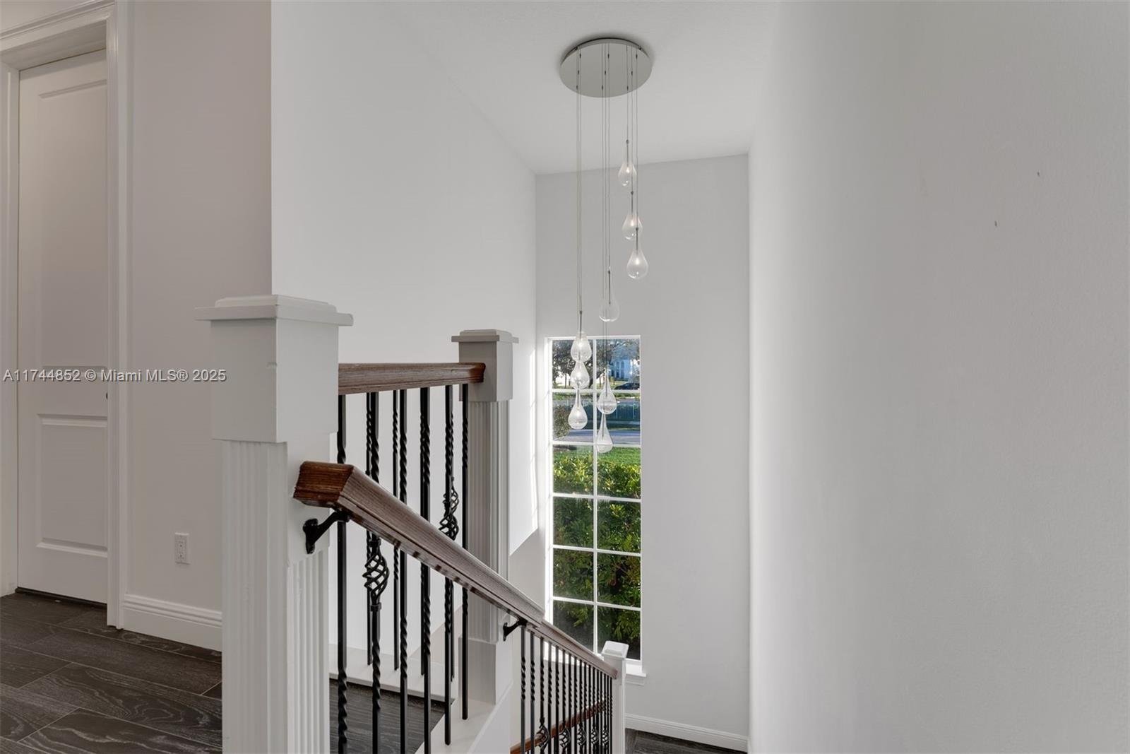 ROYAL POINCIANA - Residential
