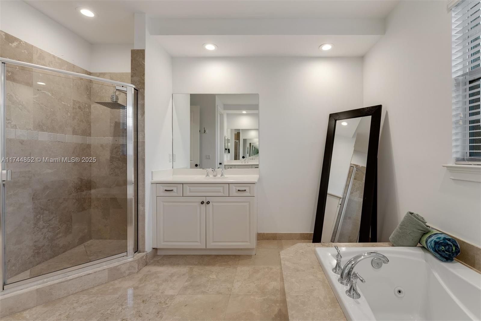 ROYAL POINCIANA - Residential