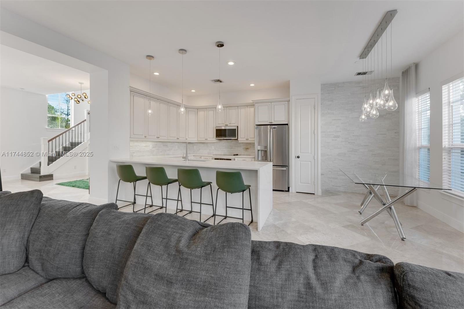 ROYAL POINCIANA - Residential