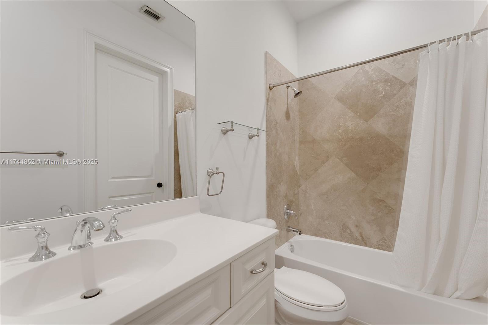ROYAL POINCIANA - Residential