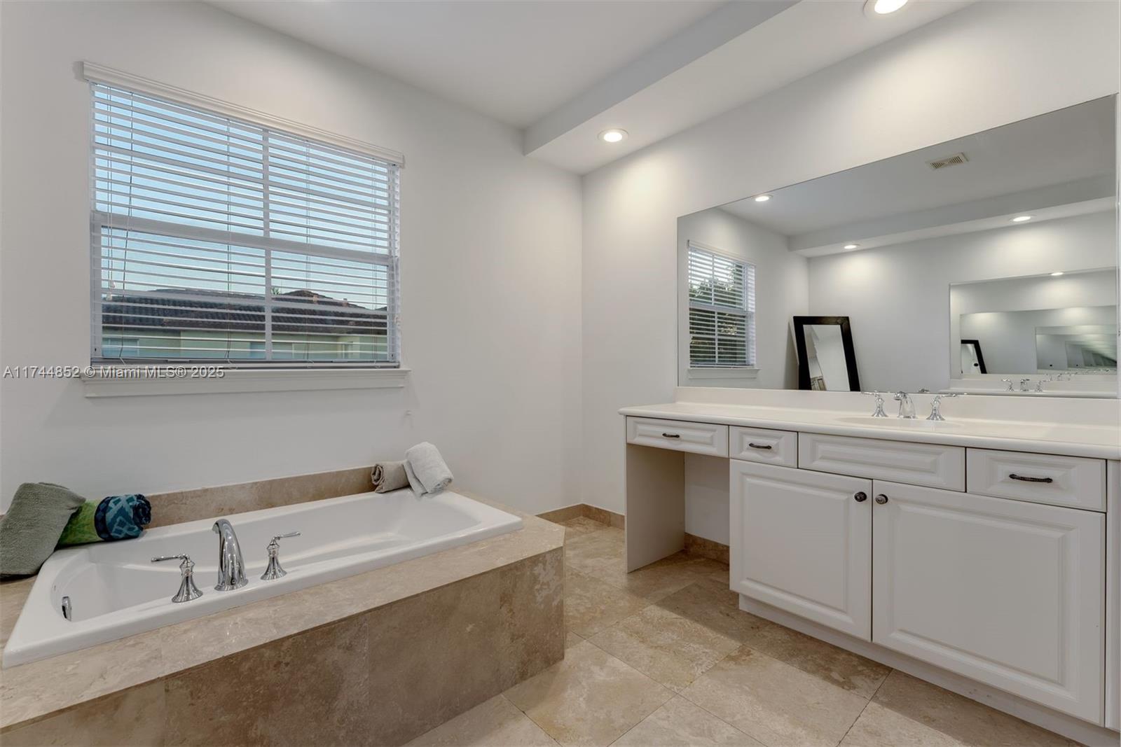 ROYAL POINCIANA - Residential