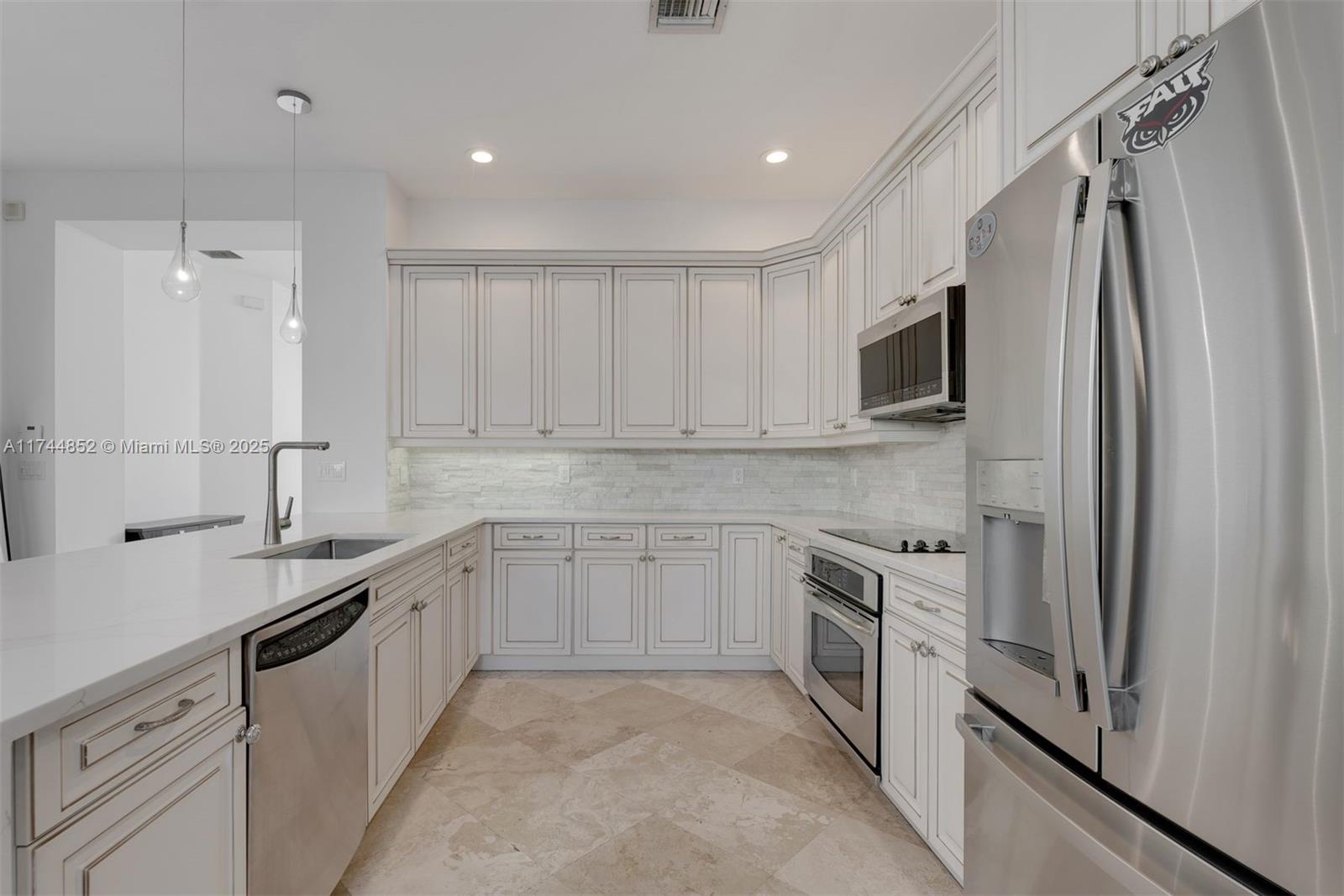 ROYAL POINCIANA - Residential