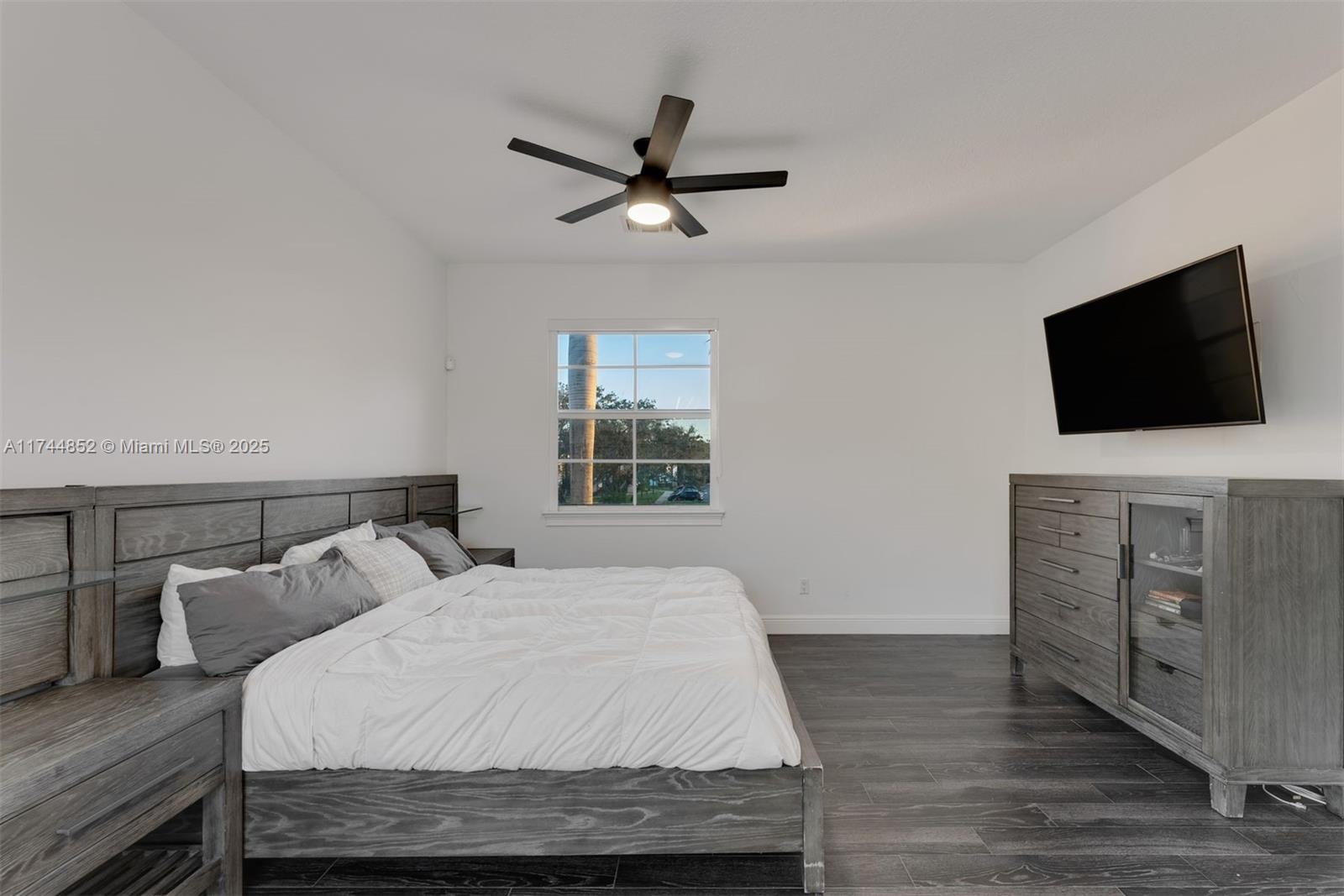 ROYAL POINCIANA - Residential