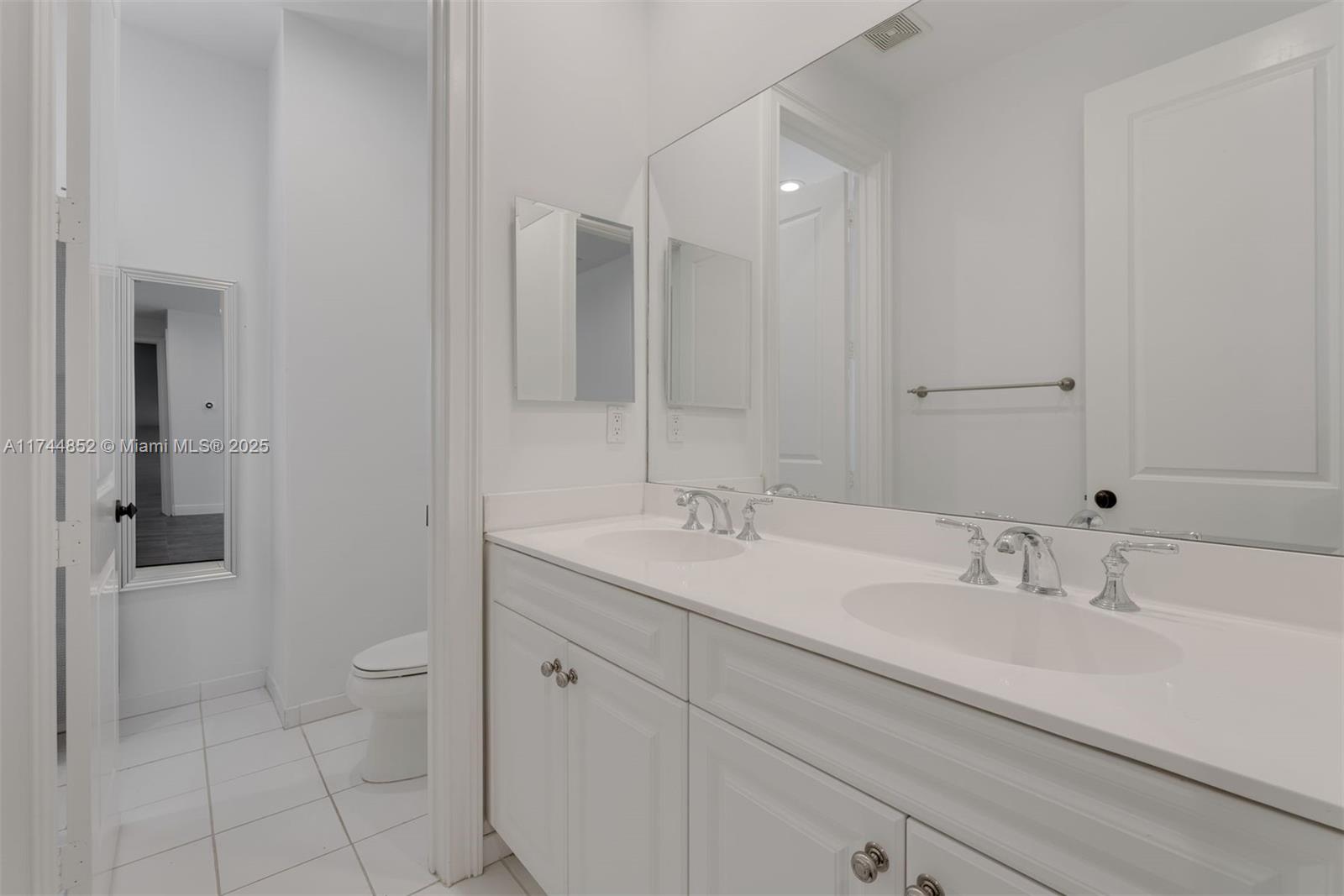 ROYAL POINCIANA - Residential