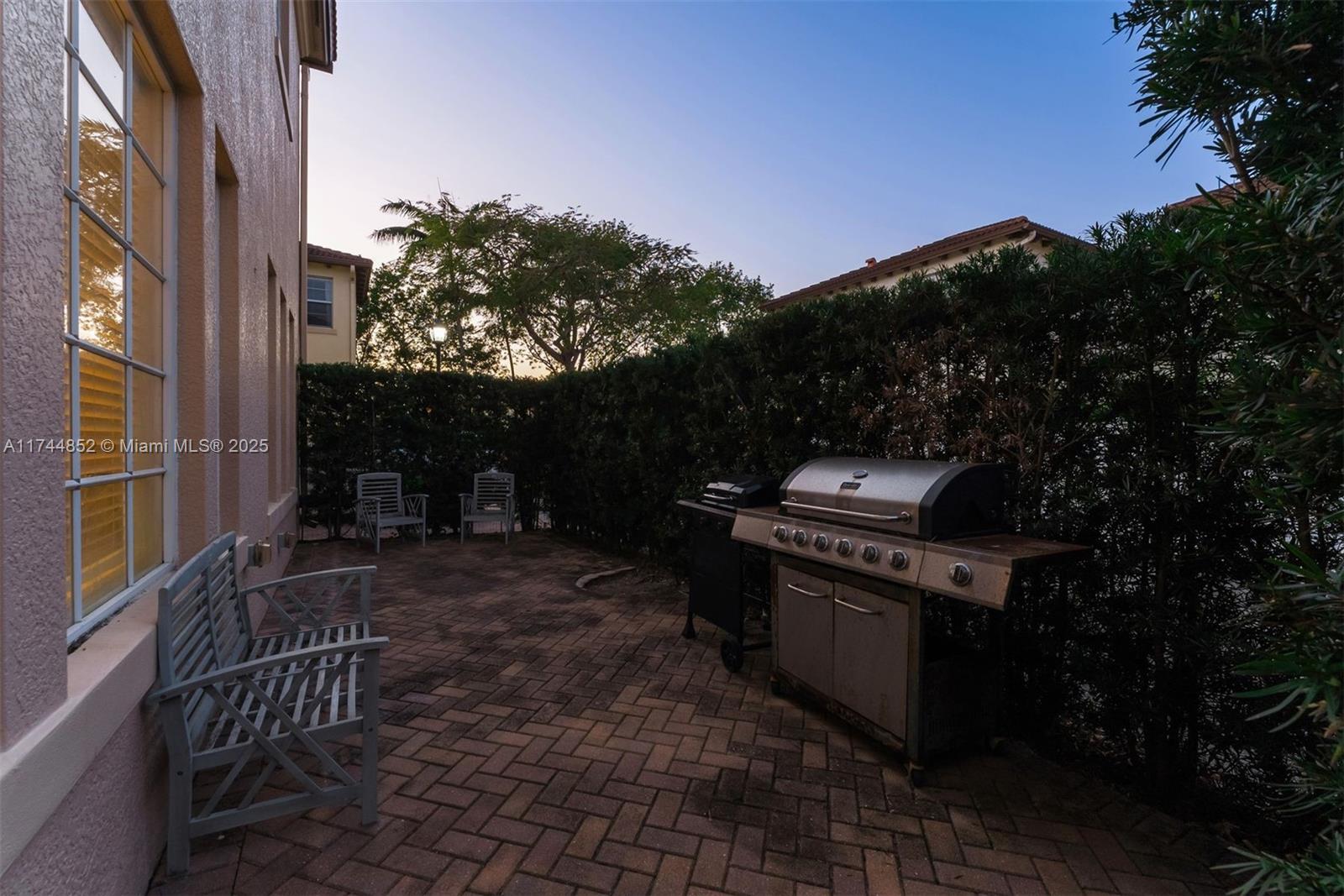 ROYAL POINCIANA - Residential