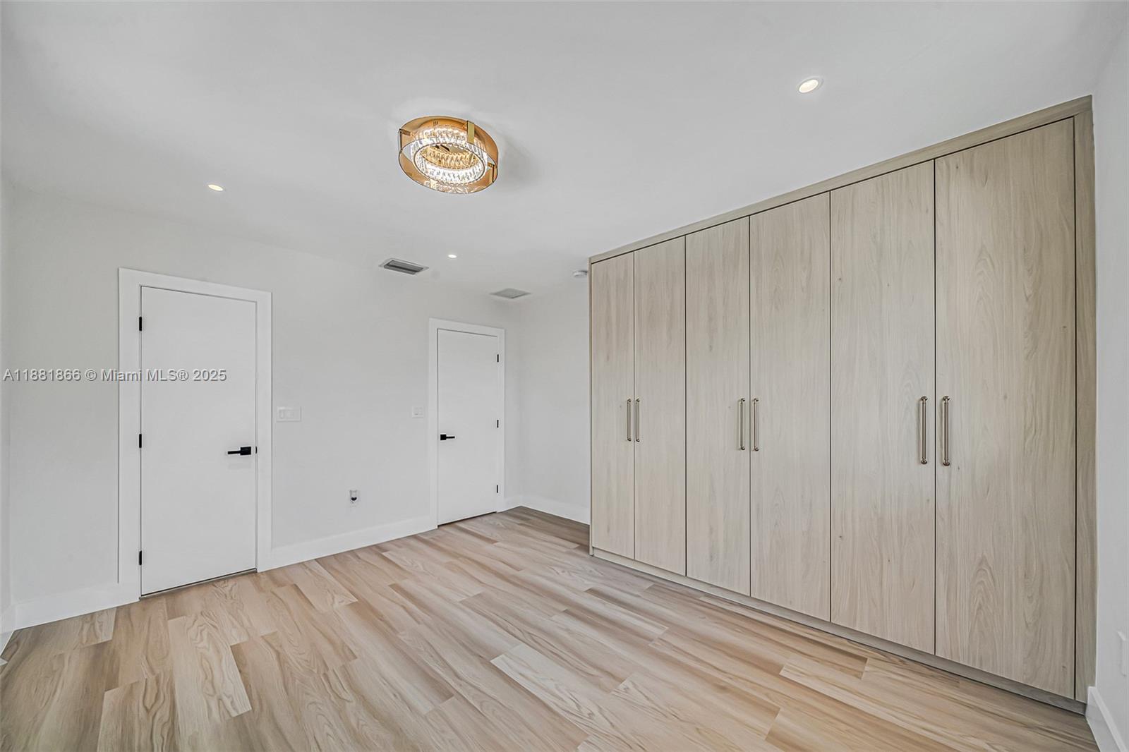 EASTERN SHORES 1ST ADDN - Residential