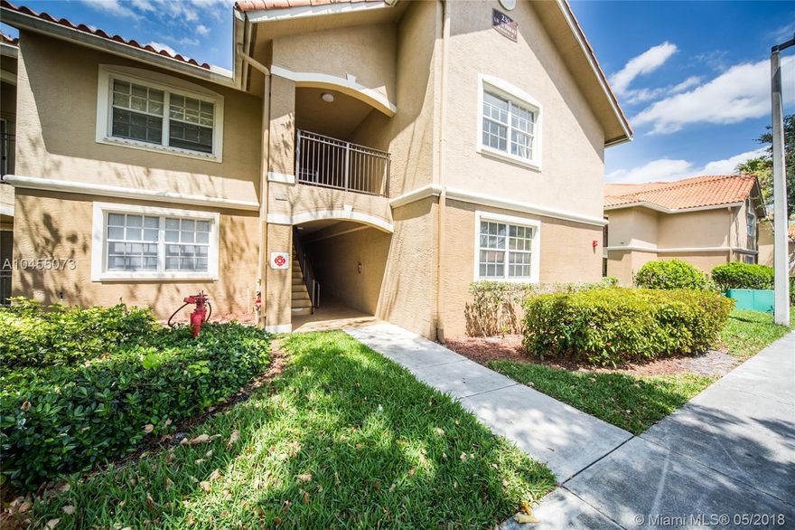 BEAUTIFUL TOWNHOUSE IN MIRAMAR  THIS UNIT HAS 3 BEDROOMS 2 BATHROOMS. OPEN BALCONY.  GRANITE COUNTER TOP.WATER & BASIC CABLE INCLUDED.
GREAT AMENITIES Pool, Gym, Tennis Courts, Basketball Courts, Gated community, 24/7 Security.