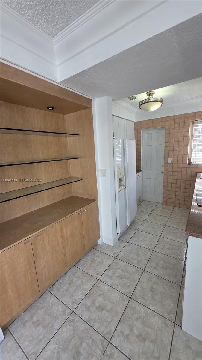 ALL FOUR INC CONDOMINIUM - Residential Lease