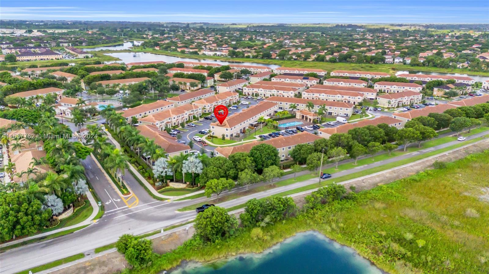 TOWNS AT SEASCAPE - Residential