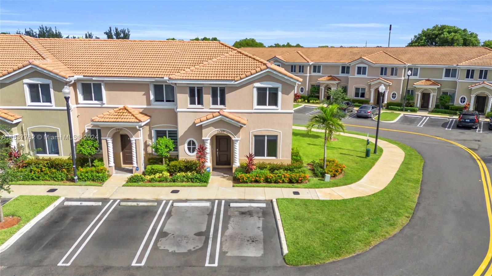 TOWNS AT SEASCAPE - Residential