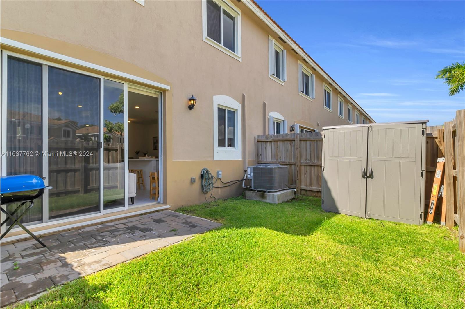 TOWNS AT SEASCAPE - Residential