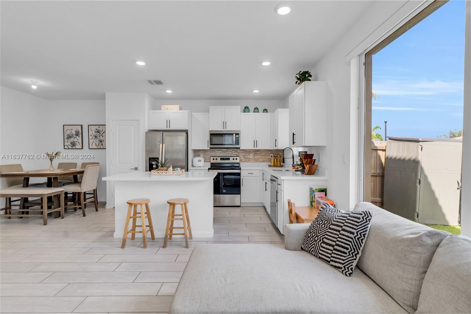 TOWNS AT SEASCAPE - Residential