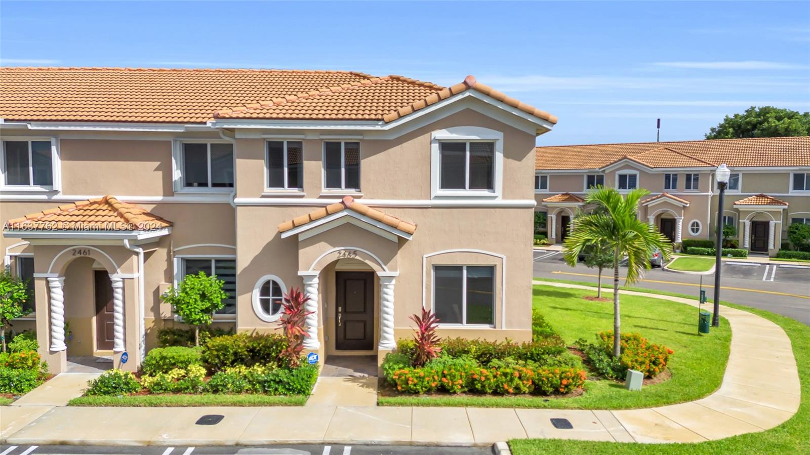 TOWNS AT SEASCAPE - Residential