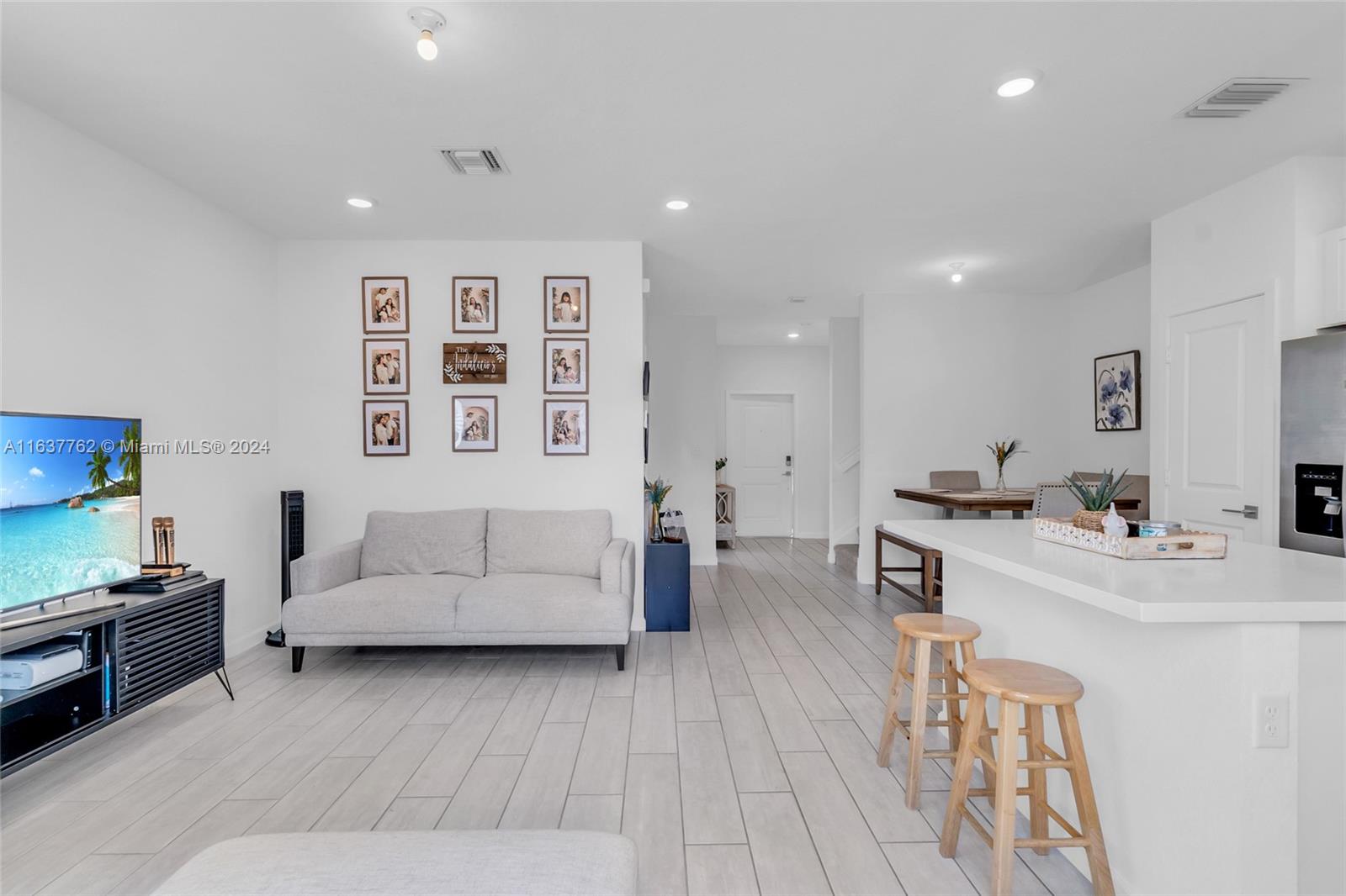 TOWNS AT SEASCAPE - Residential