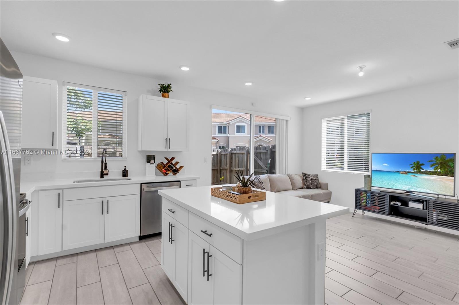 TOWNS AT SEASCAPE - Residential