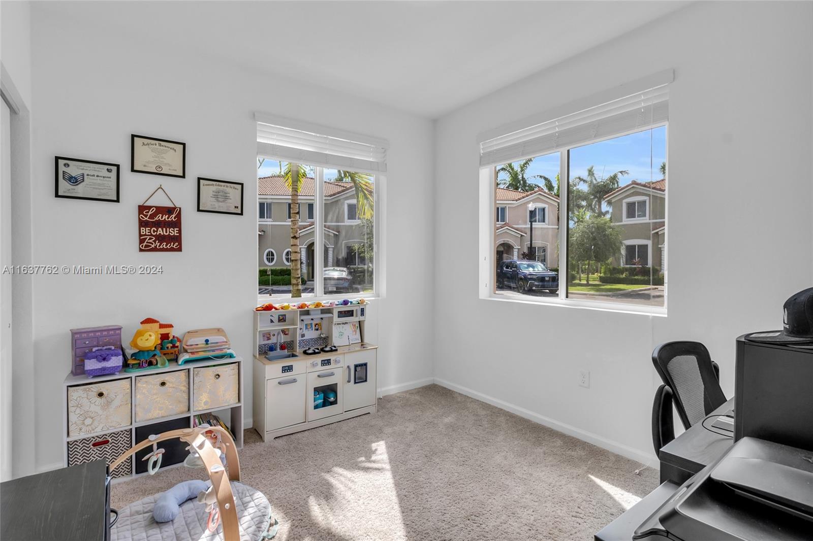 TOWNS AT SEASCAPE - Residential