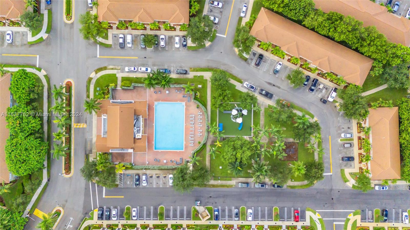 TOWNS AT SEASCAPE - Residential