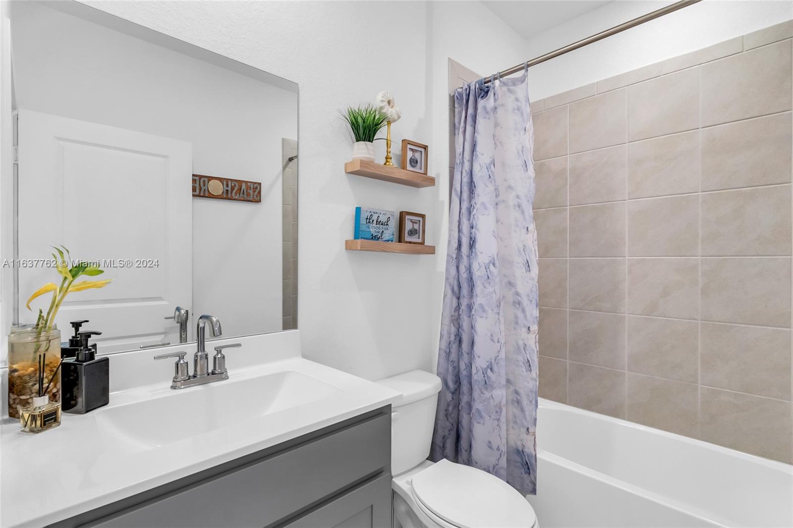 TOWNS AT SEASCAPE - Residential