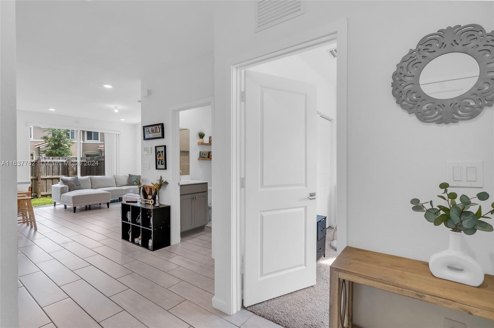 TOWNS AT SEASCAPE - Residential