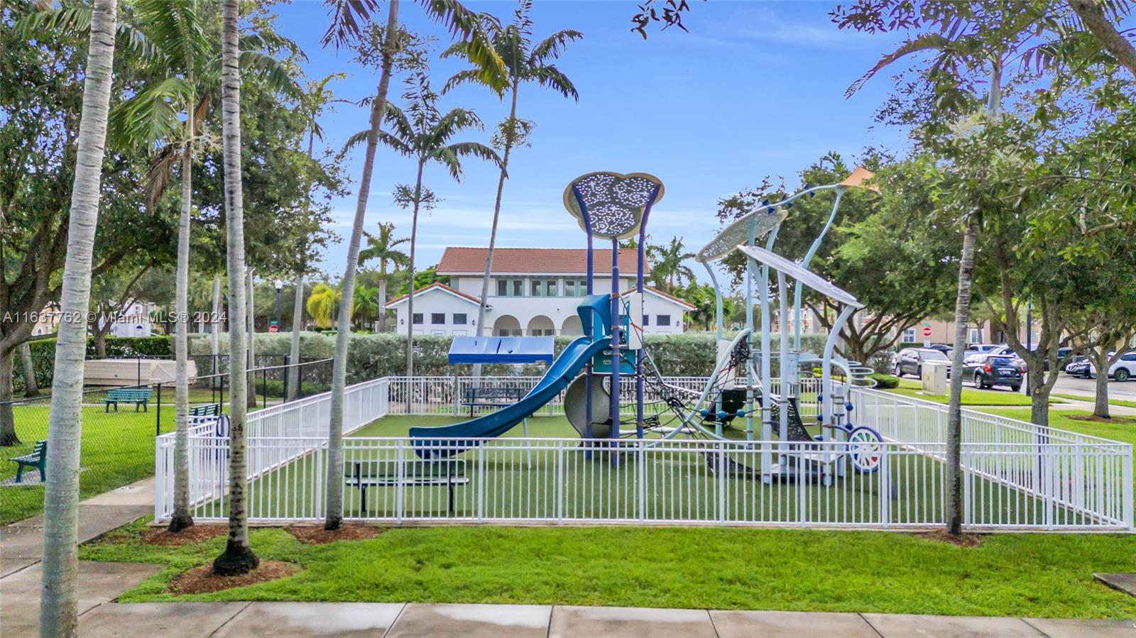 TOWNS AT SEASCAPE - Residential