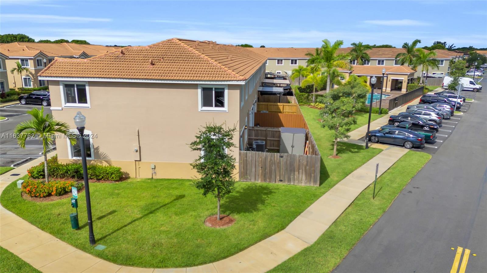 TOWNS AT SEASCAPE - Residential