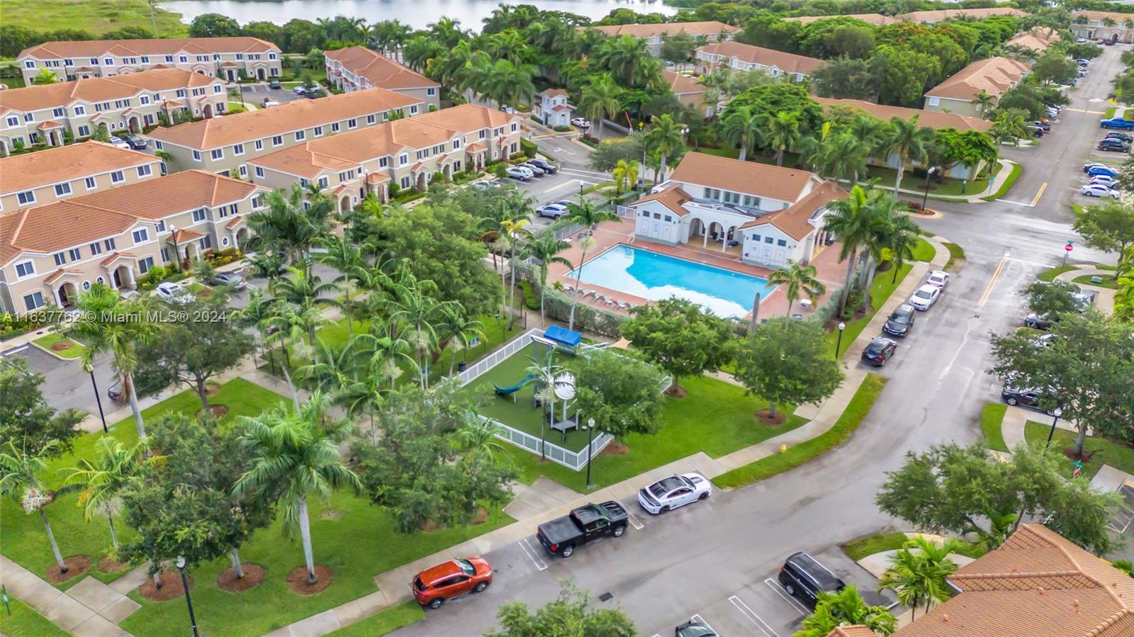 TOWNS AT SEASCAPE - Residential