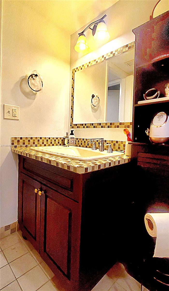 SUNRISE ISLAND CONDOMINIU - Residential