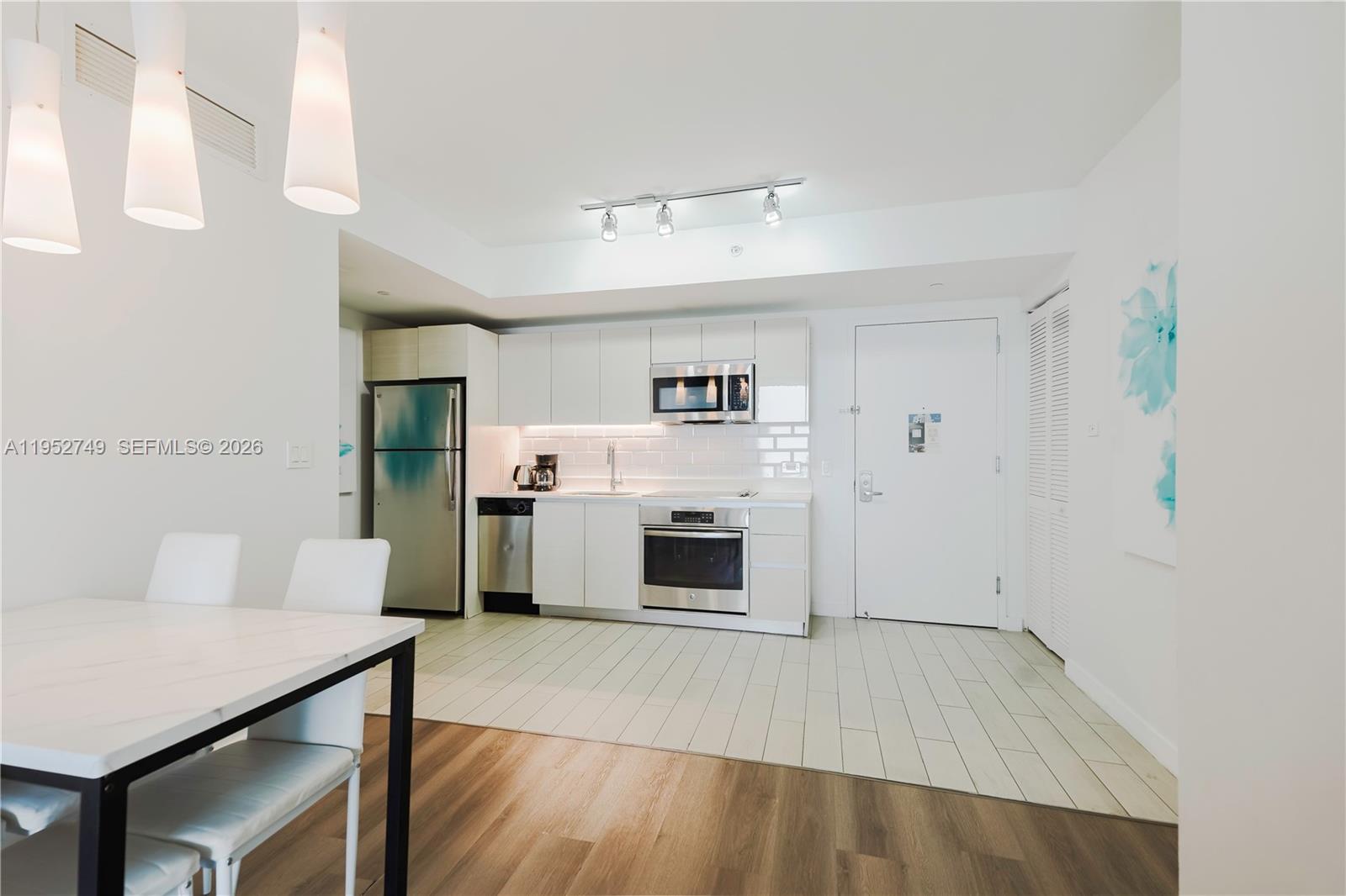 BEACHWALK CONDOMINIUM - Residential