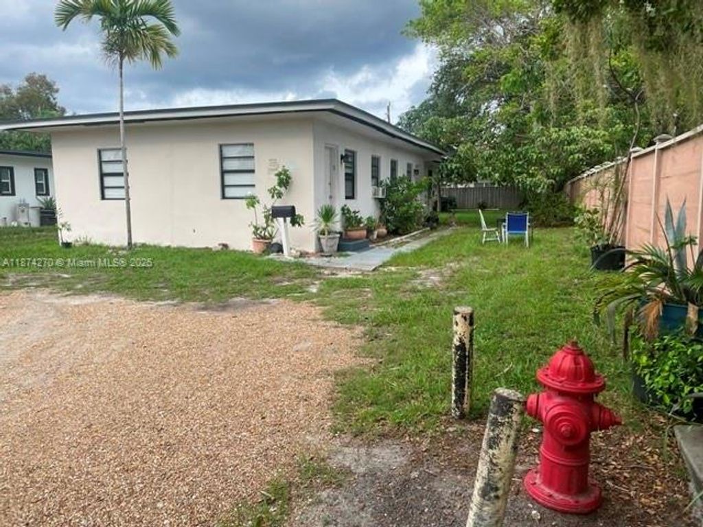 Photo of 1020 NE 16th Ter, Fort Lauderdale, FL 33304 (MLS # A11874270)