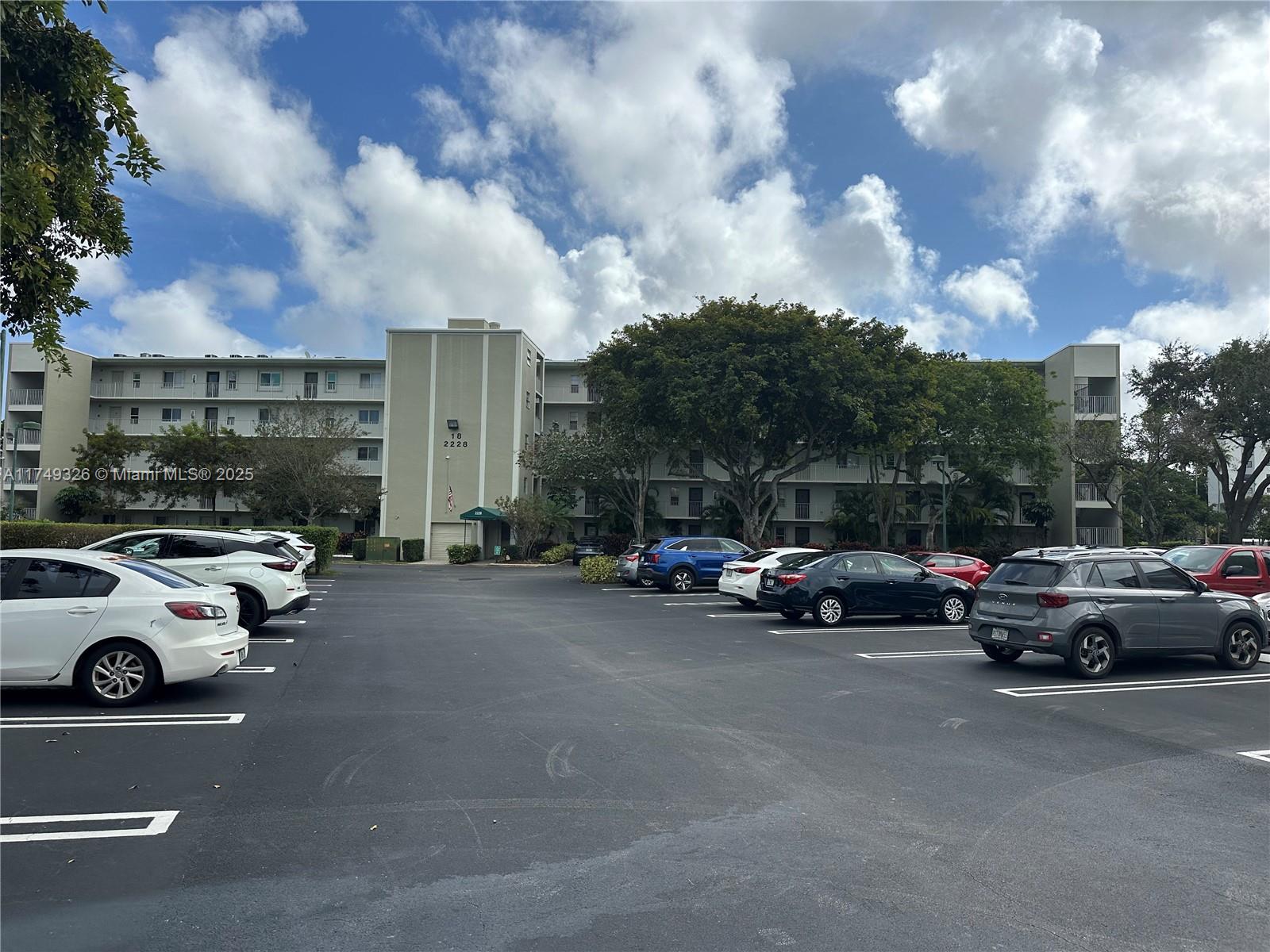 CYPRESS BEND CONDOMINIUM - Residential