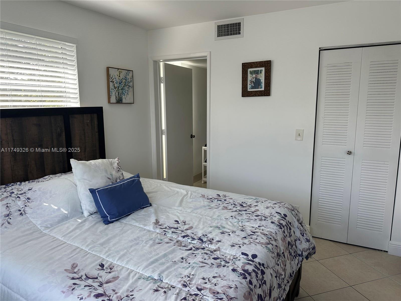 CYPRESS BEND CONDOMINIUM - Residential