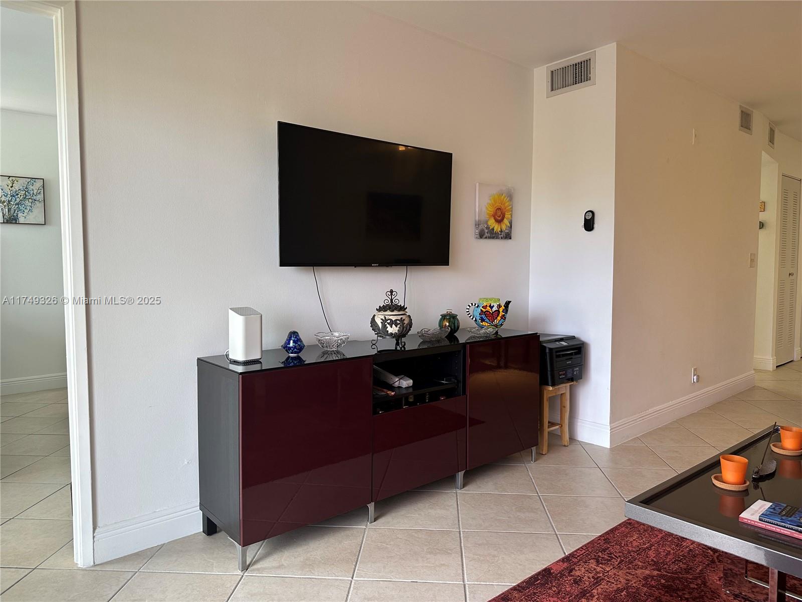 CYPRESS BEND CONDOMINIUM - Residential