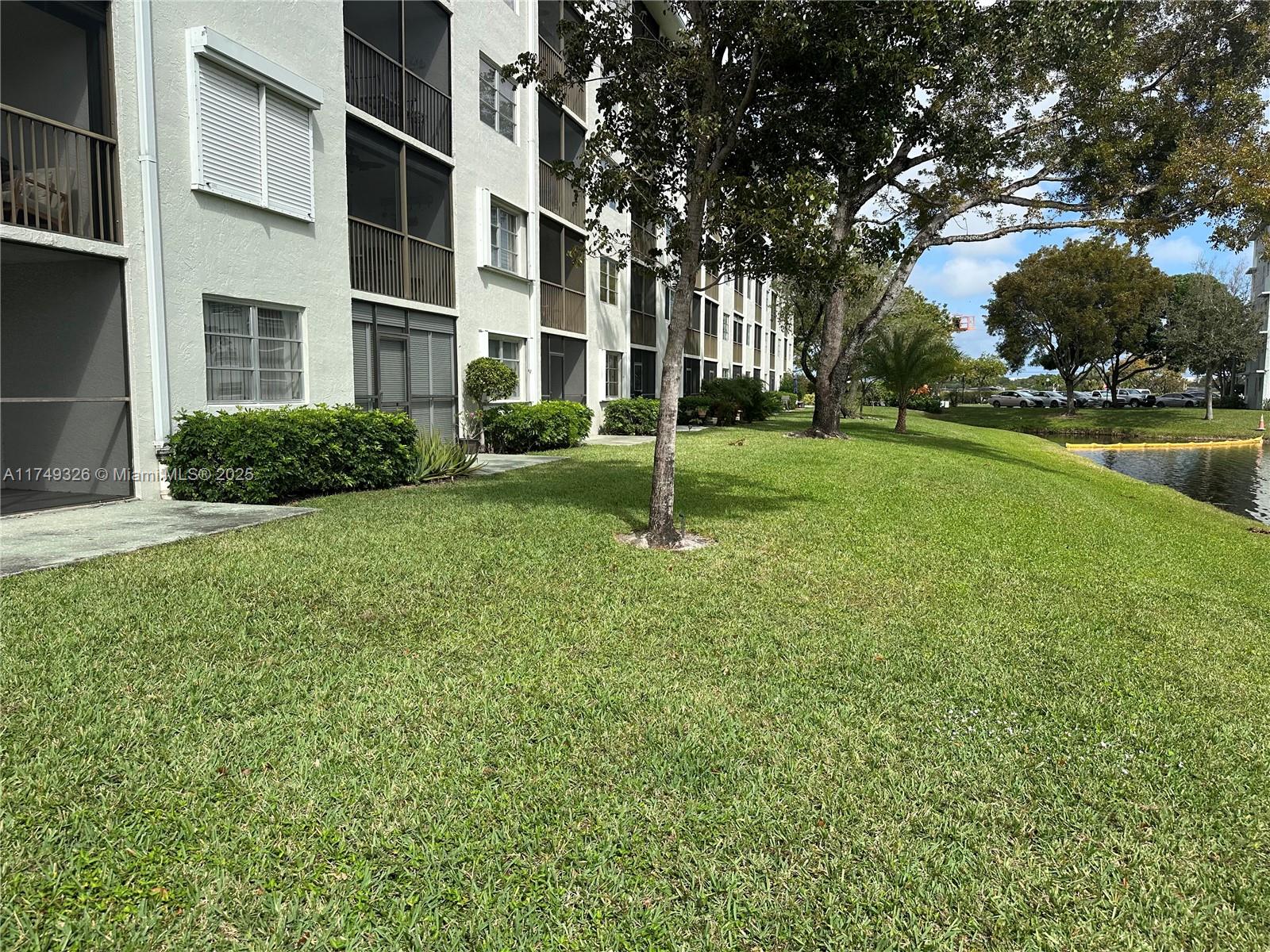 CYPRESS BEND CONDOMINIUM - Residential