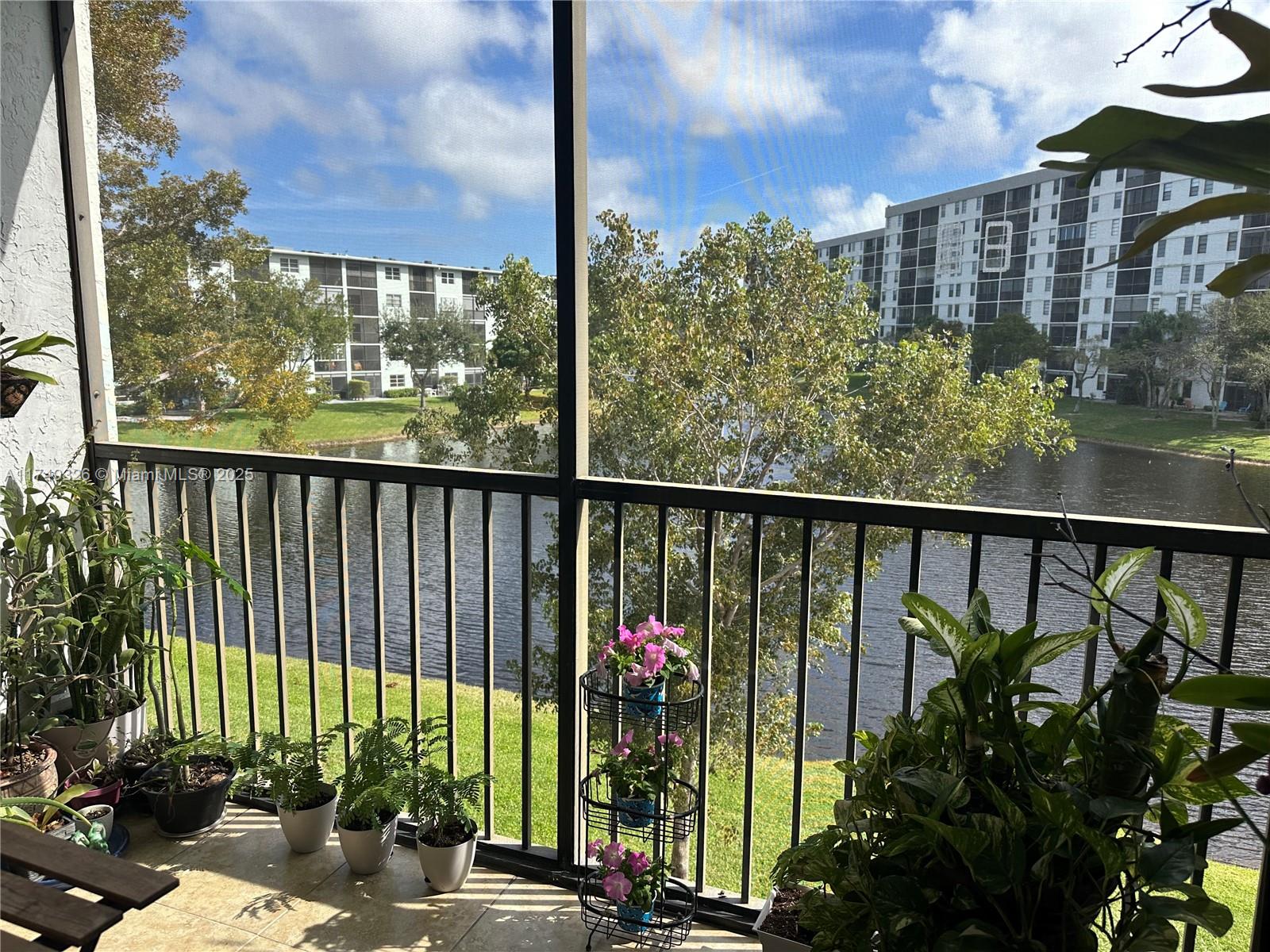 CYPRESS BEND CONDOMINIUM - Residential