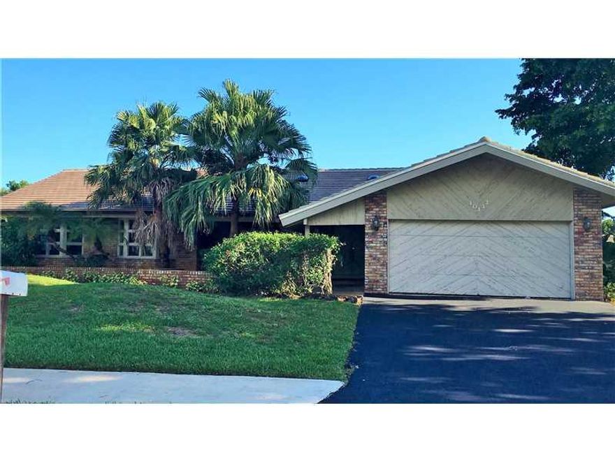 Southern Charm and Lots of Potential in this 3 Bdrm 2.5 Bath Home with 2 Car Garage! New Tile Roof! Soaring Vaulted Ceiling with Wood Beams! Large Living & Family Room with Fireplace! Huge Master Bedroom Suite with Dual Sinks & Walk-in Closet! Open Patio  With Pool and Fenced Back Yard on this 14,000 Sq Ft Lot!  First Time Buyers: Complete the HomePath Ready Buyer homeownership course on Homepath com to request up to 3% closing cost assistance. Restrictions apply!