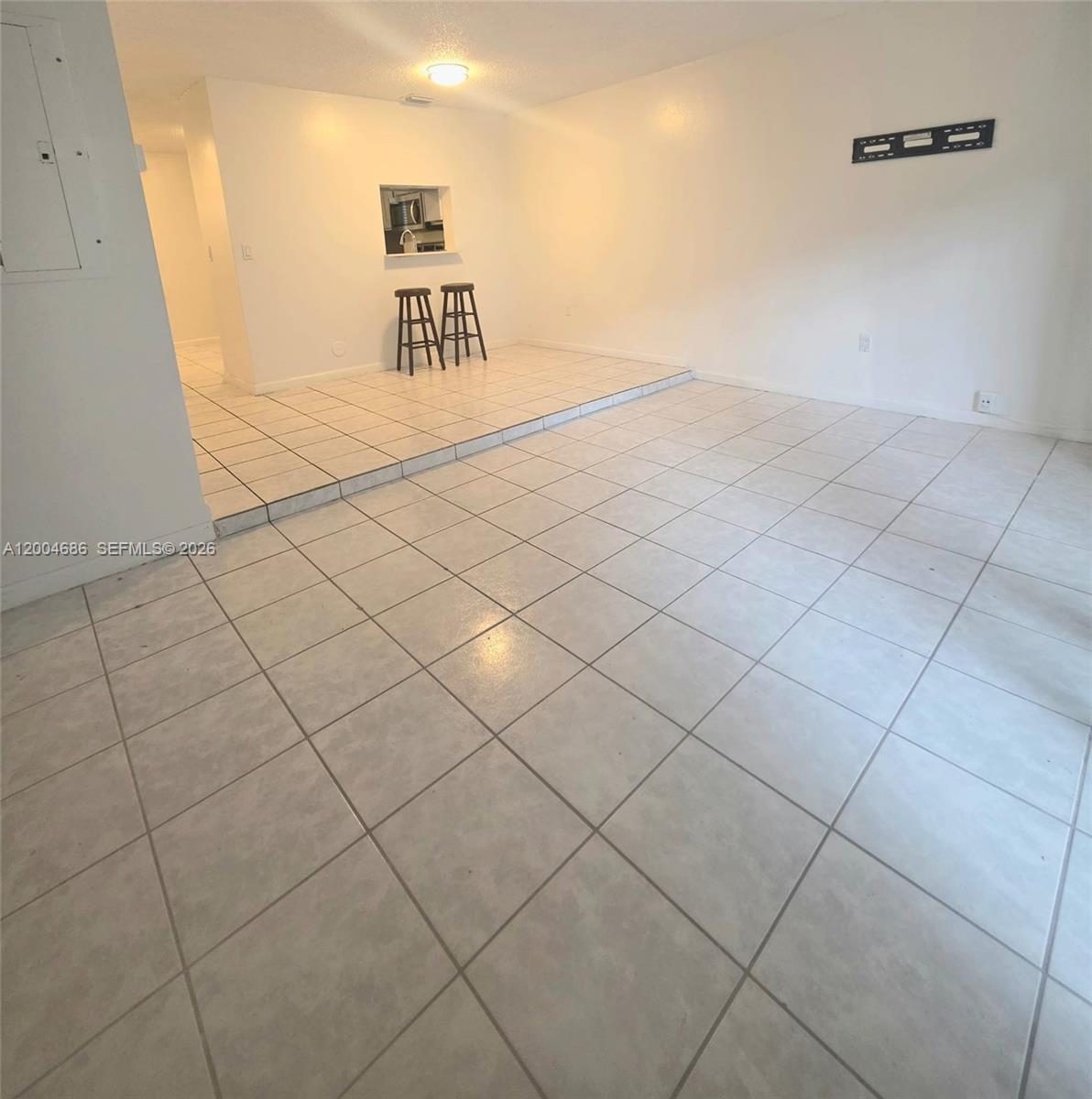 EAGLE VILLAGE OF CORAL SP - Residential Lease