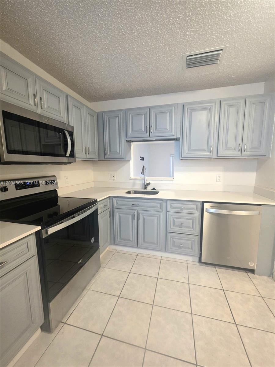 EAGLE VILLAGE OF CORAL SP - Residential Lease