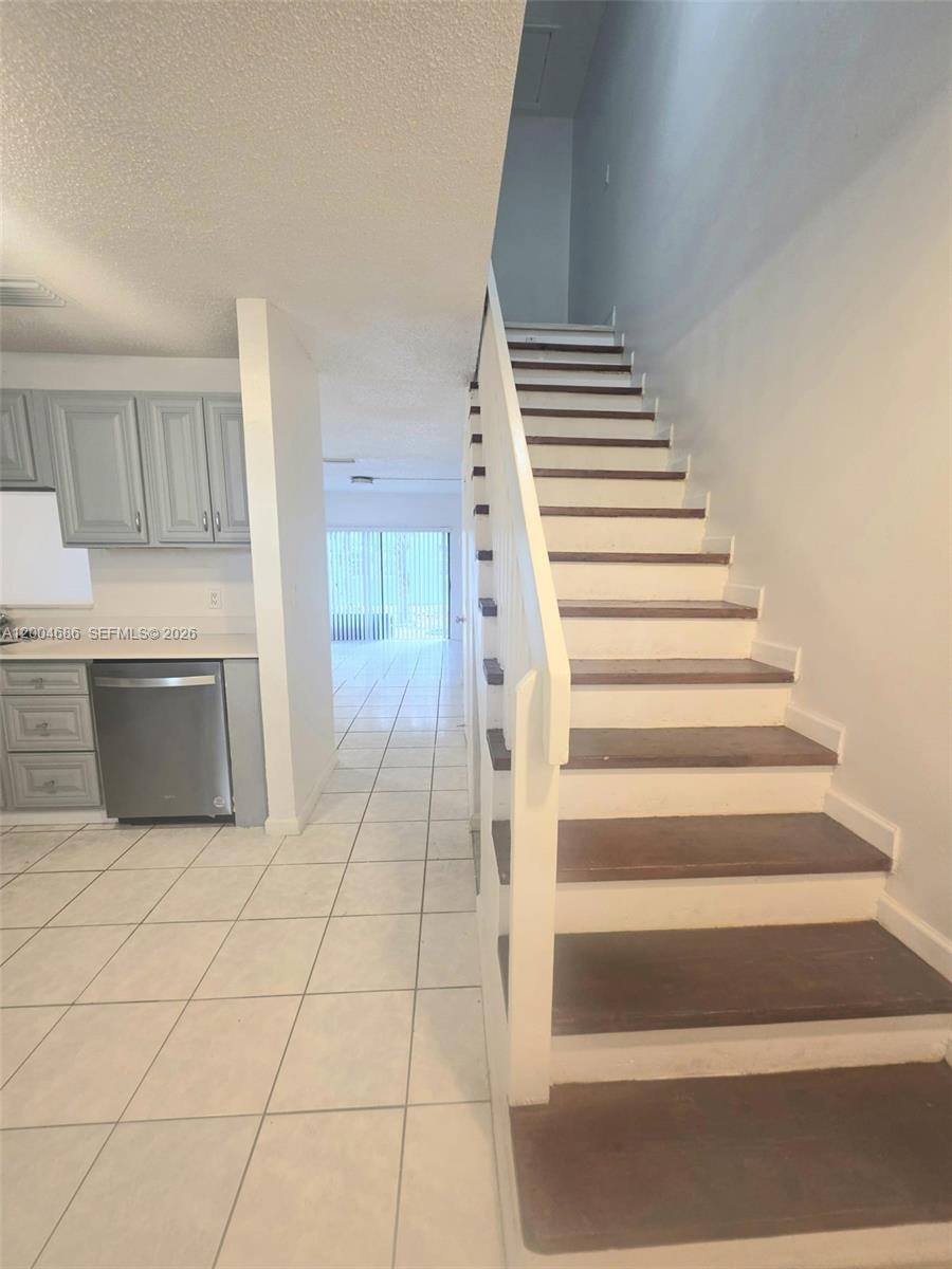EAGLE VILLAGE OF CORAL SP - Residential Lease