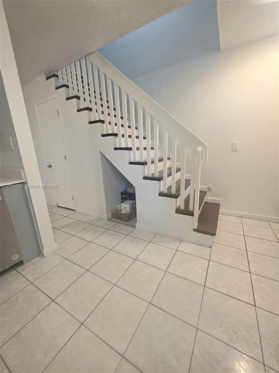 EAGLE VILLAGE OF CORAL SP - Residential Lease