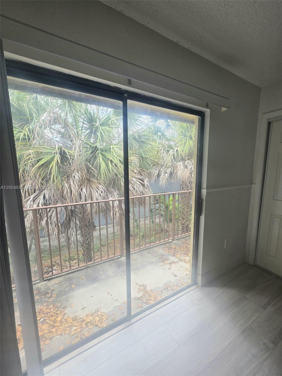 EAGLE VILLAGE OF CORAL SP - Residential Lease