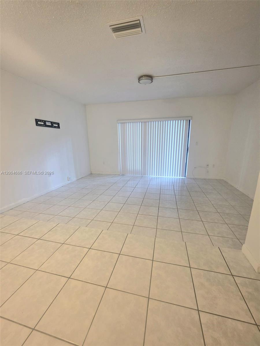 EAGLE VILLAGE OF CORAL SP - Residential Lease