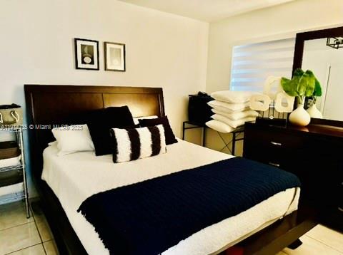 LYNN CONDO - Residential