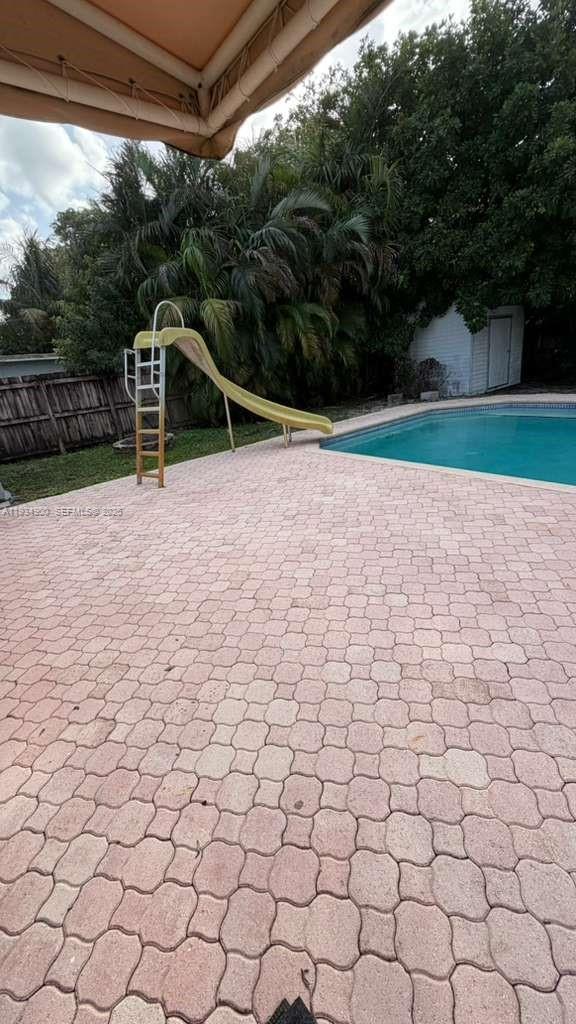 RIVERLAND TERRACE - Residential