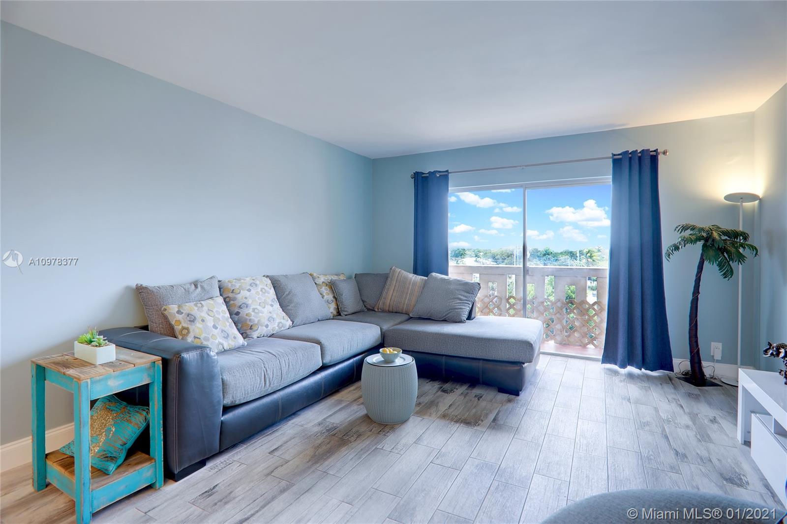 RIVER REACH 1 CONDO - Residential