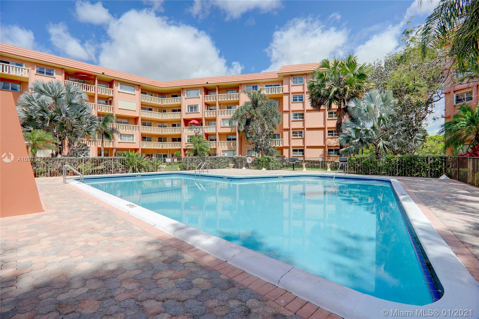 RIVER REACH 1 CONDO - Residential