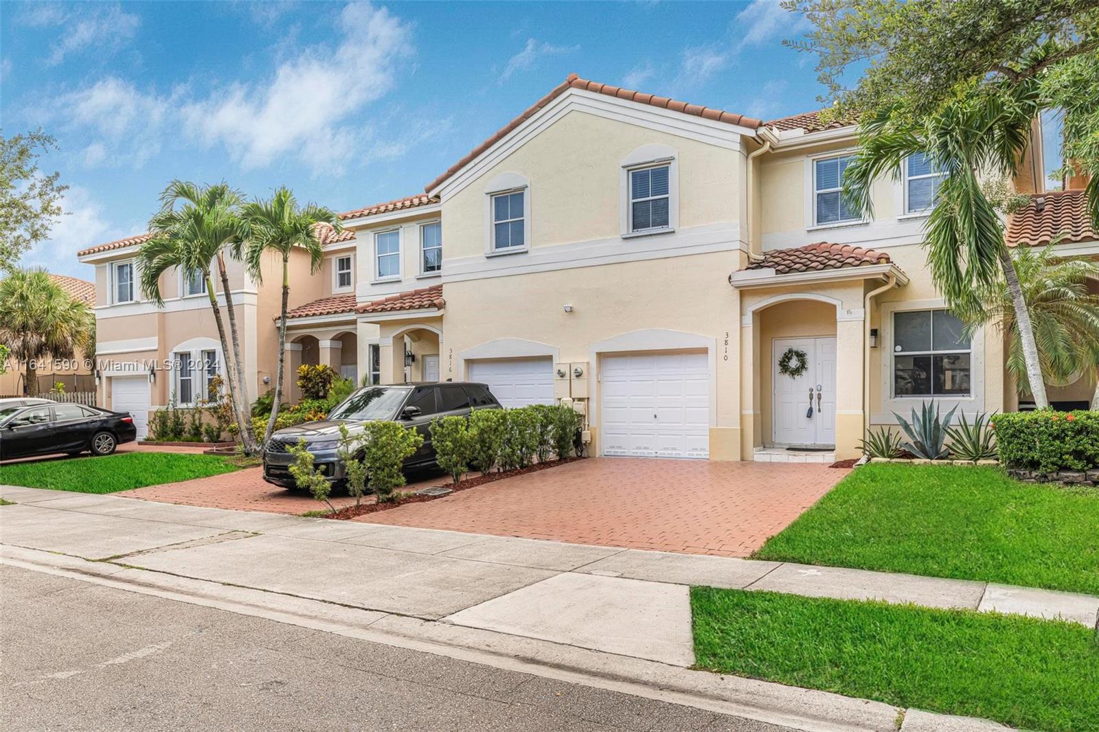Photo 3 of 46 of 3810 SW 169th Ter townhome