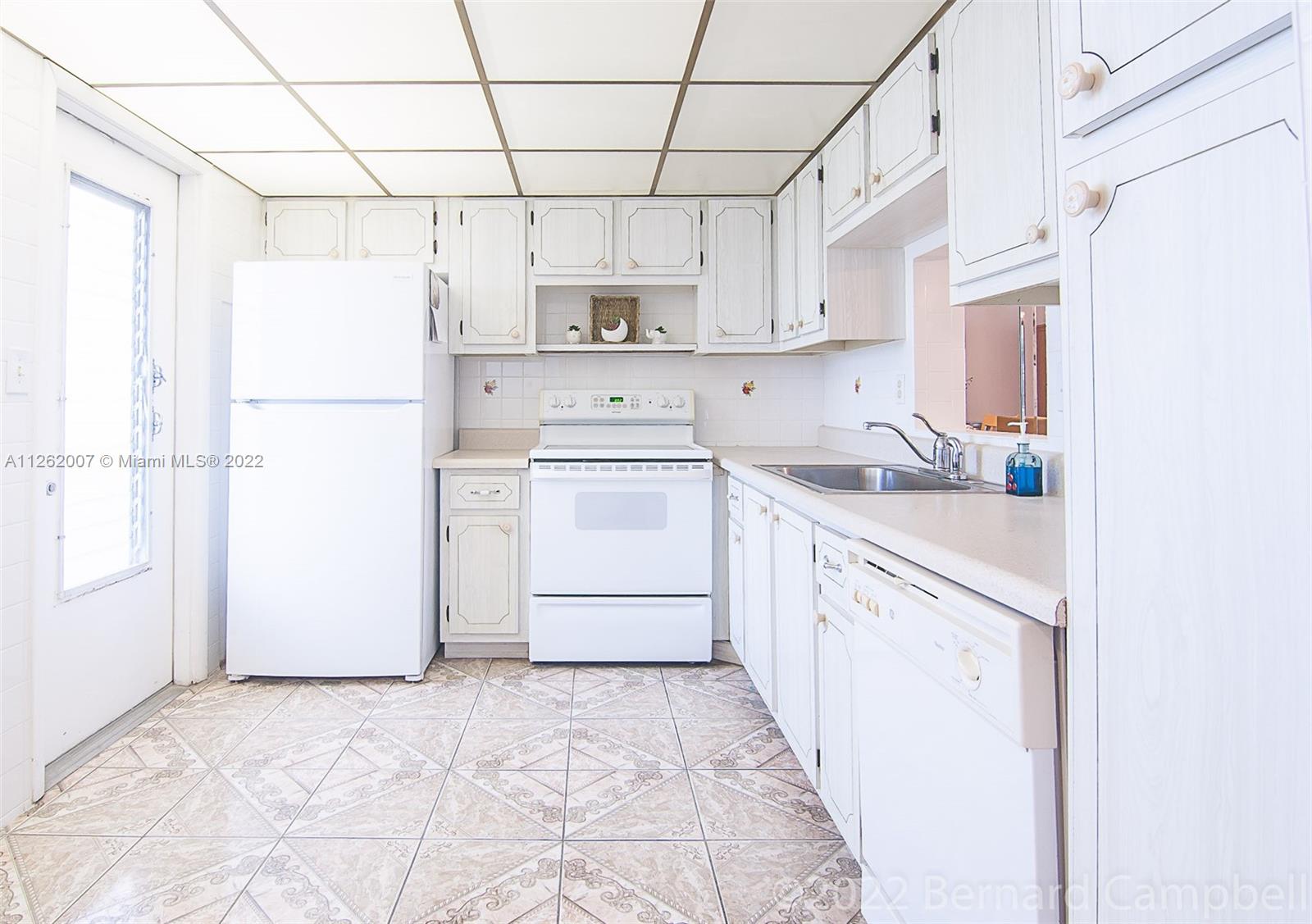 MEADOWBROOK TOWERS CONDO - Residential