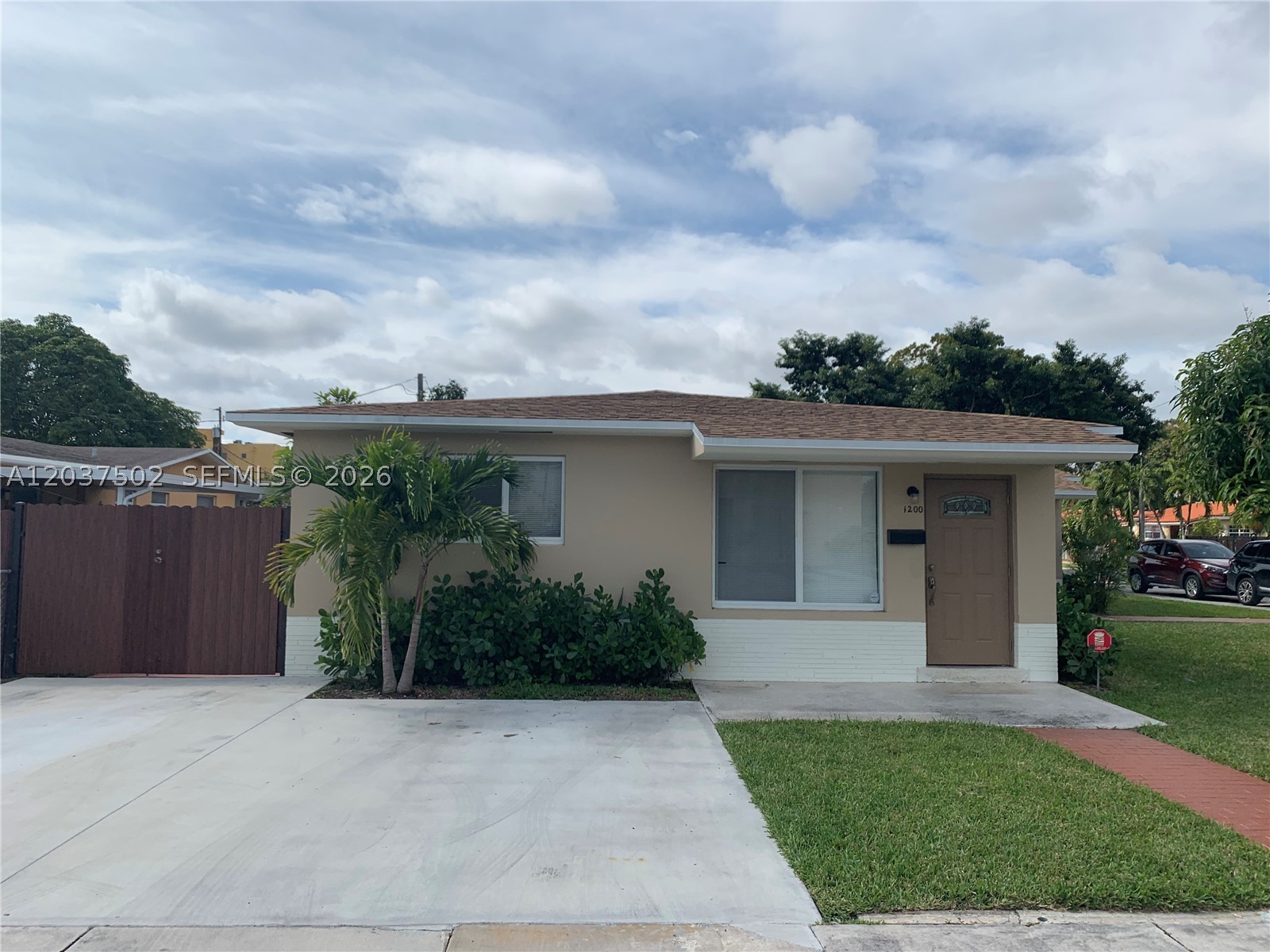 1200 SW 31st Ave
