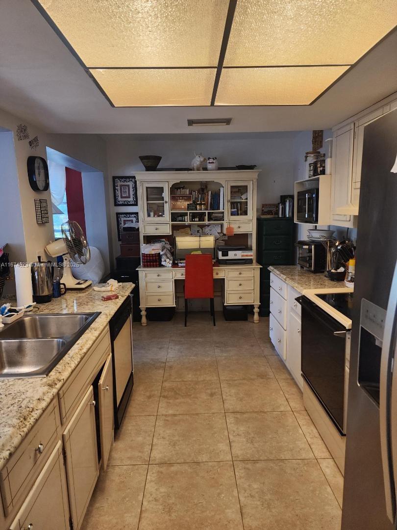MAINLANDS OF TAMARAC LAKE - Residential